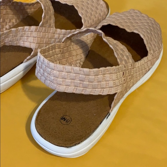 new size 8 women’s Bernie Mev sandals - Picture 7 of 12